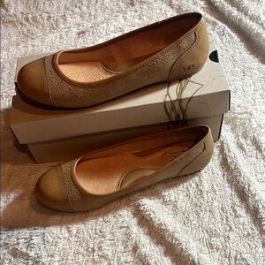 Boc tan flats size 10 M